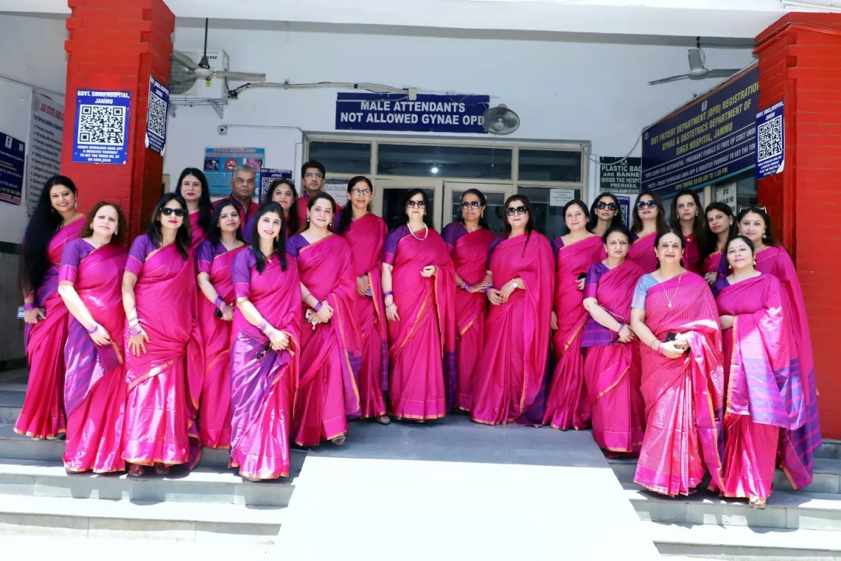 The organising team on the steps of the Gynae & Obstetrics Department, SMGS Hospital, GMC Jammu — the conference venue.